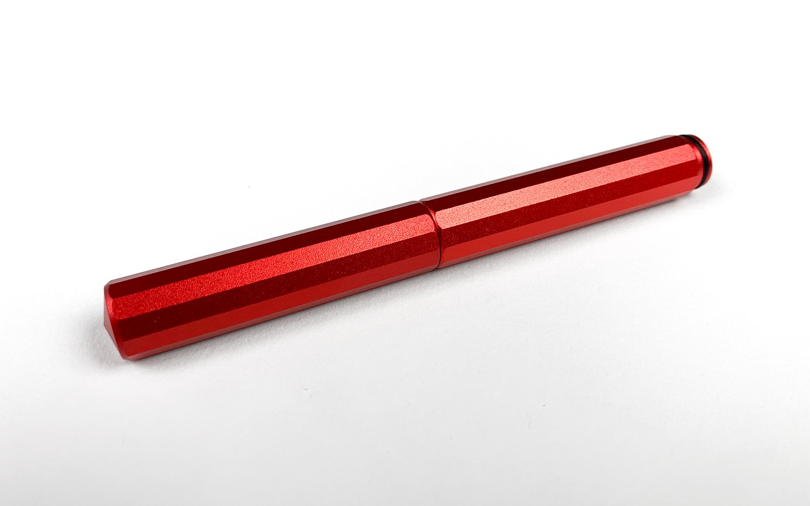 ēnsso XS Minimalist Pocket Fountain Pen - Red Aluminum